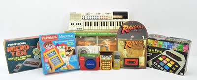 Lot 425 - Various vintage electronic toys and games...
