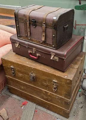 Lot 3 - A wooden metal-bound travelling trunk, 62 x 87...