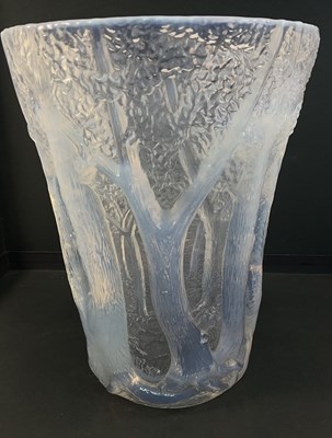 Lot 354 - JOSEF INWALD FOR BAROLAC; an Art Deco frosted...