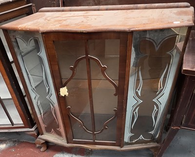 Lot 82 - A mahogany-effect display cabinet, with single...
