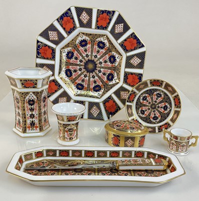 Lot 246 - ROYAL CROWN DERBY; a group of Imari pattern...