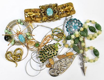 Lot 1112 - A small quantity of costume jewellery...