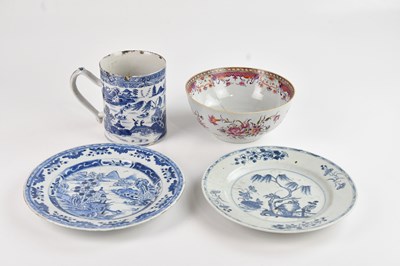 Lot 1074 - A c1800 Chinese blue and white Export ware mug,...