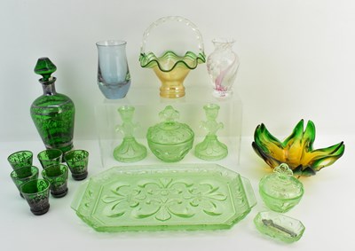 Lot 298 - Various items of coloured and art glass,...