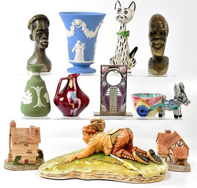 Lot 506 - A collectors' lot including ceramics such as a...