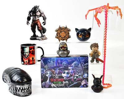 Lot 402 - A collection of horror and film related toys...