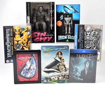 Lot 660 - Film and TV related memorabilia including a...