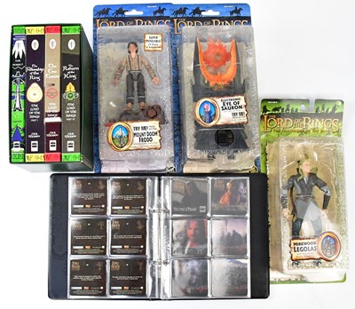 Lot 424 - LORD OF THE RINGS; a collection of games, toys...