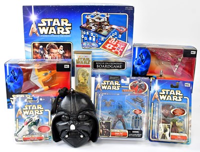 Lot 435 - STAR WARS; a collection of toys and games...