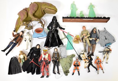 Lot 438 - STAR WARS; a quantity of plastic figures,...