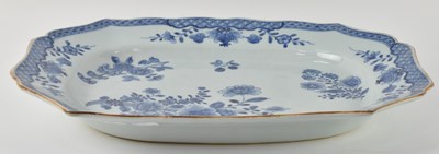 Lot 1007 - An 18th century Chinese Qianlong blue and...