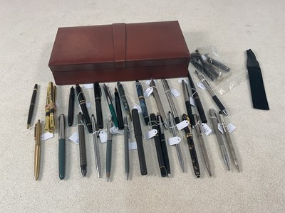 Lot 129 - A quantity of fountain pens, ball point pens...