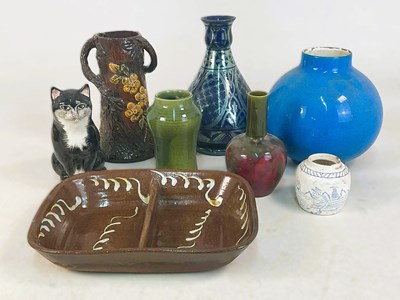 Lot 302 - A quantity of ceramics to include a slipware...