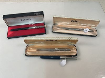 Lot 92 - PARKER; a collection of four pens comprising a...