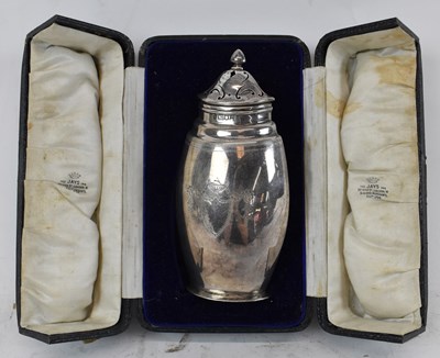Lot 559 - EDWARD BARNARD & SONS LTD; a fine George V...