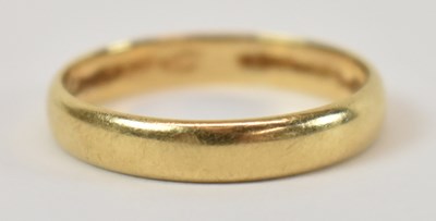 Lot 646 - A 14ct yellow gold wedding band, size M, 2g.