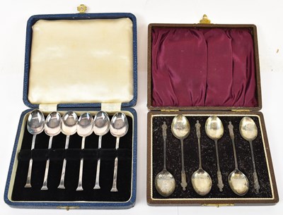 Lot 578 - A cased set of six George V hallmarked silver...