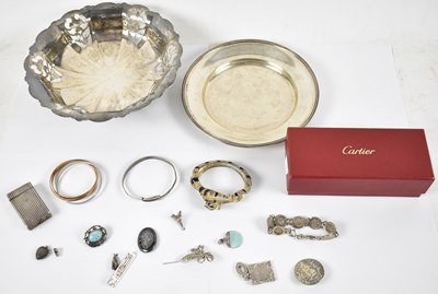 Lot 695 - A small quantity of costume jewellery...