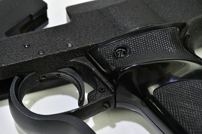 Lot 519 - WALTHER; a .177 heavy barrelled LP MOD2 break...