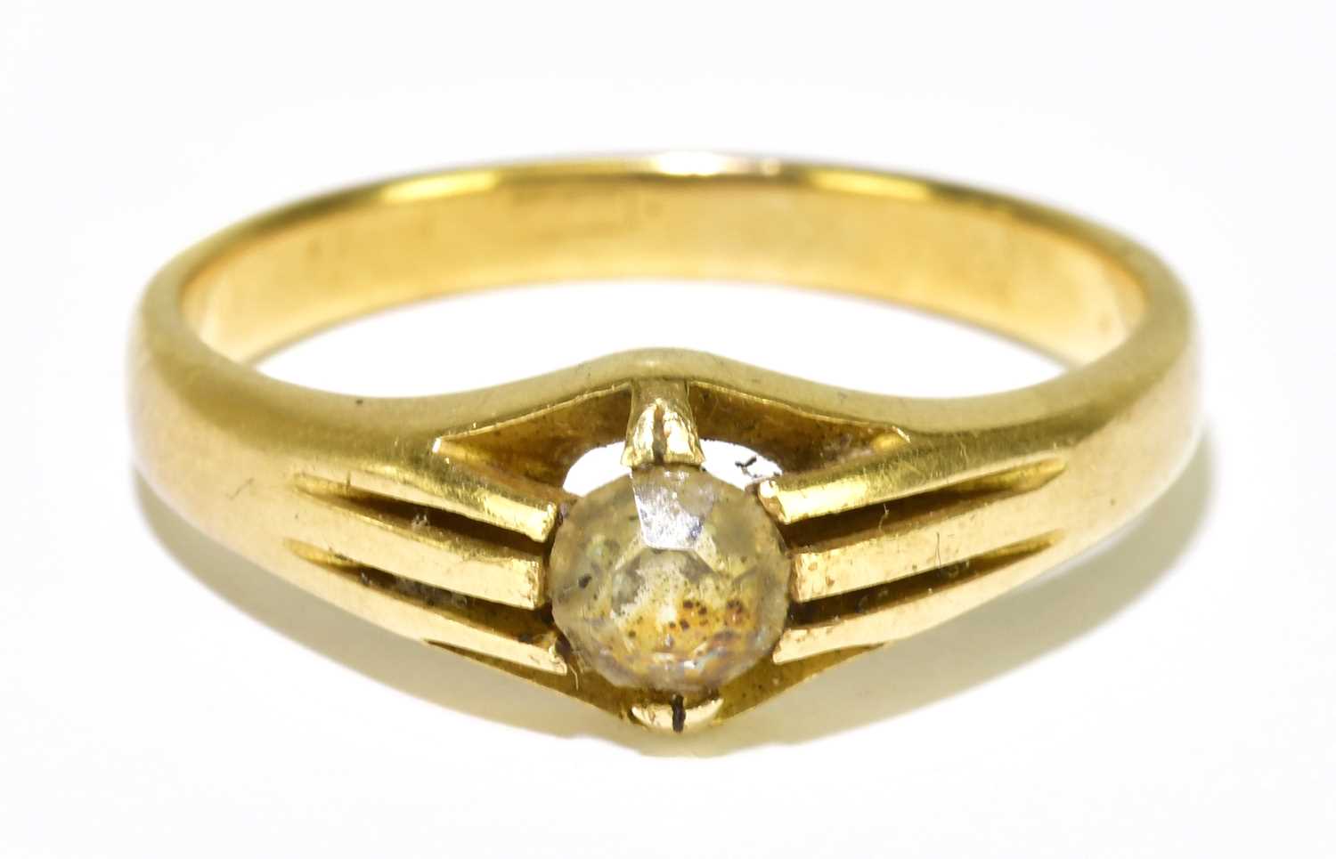 Lot 114 - An 18ct yellow gold single stone ring, size T,...