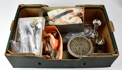 Lot 565 - A good quantity of plated items including...