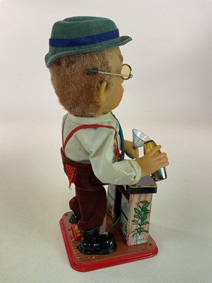 Lot 368 - A battery operated Charley Weaver Bartender...