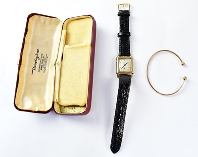 Lot 868 - BRAVINGTONS RENOWN; a 9ct gold cased...