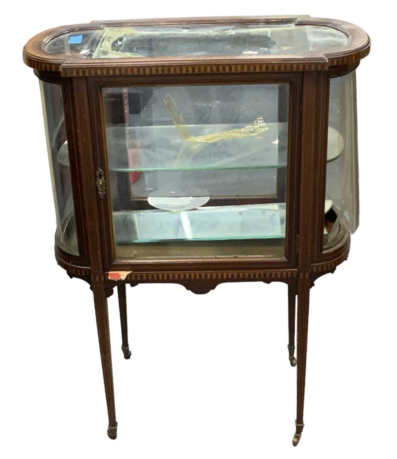 Lot 54 - An Edwardian mahogany and inlaid oval display...